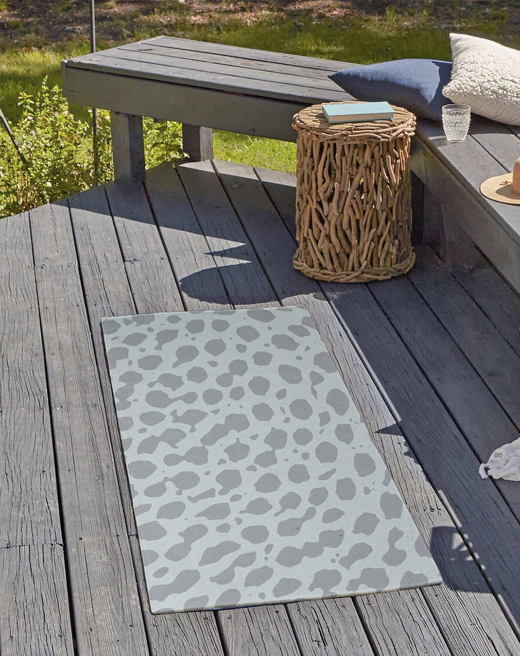 24" 36" Simply Daisy Lots of Spots Modern & Contemporary Chenille Area Rug, Light Grey