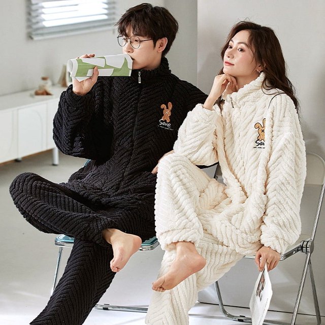 Pijamas de pareja de otoño e invierno de forro polar coral grueso para mujer, franela de invierno con dibujos animados para hombre, ropa de casa, traje con cremallera