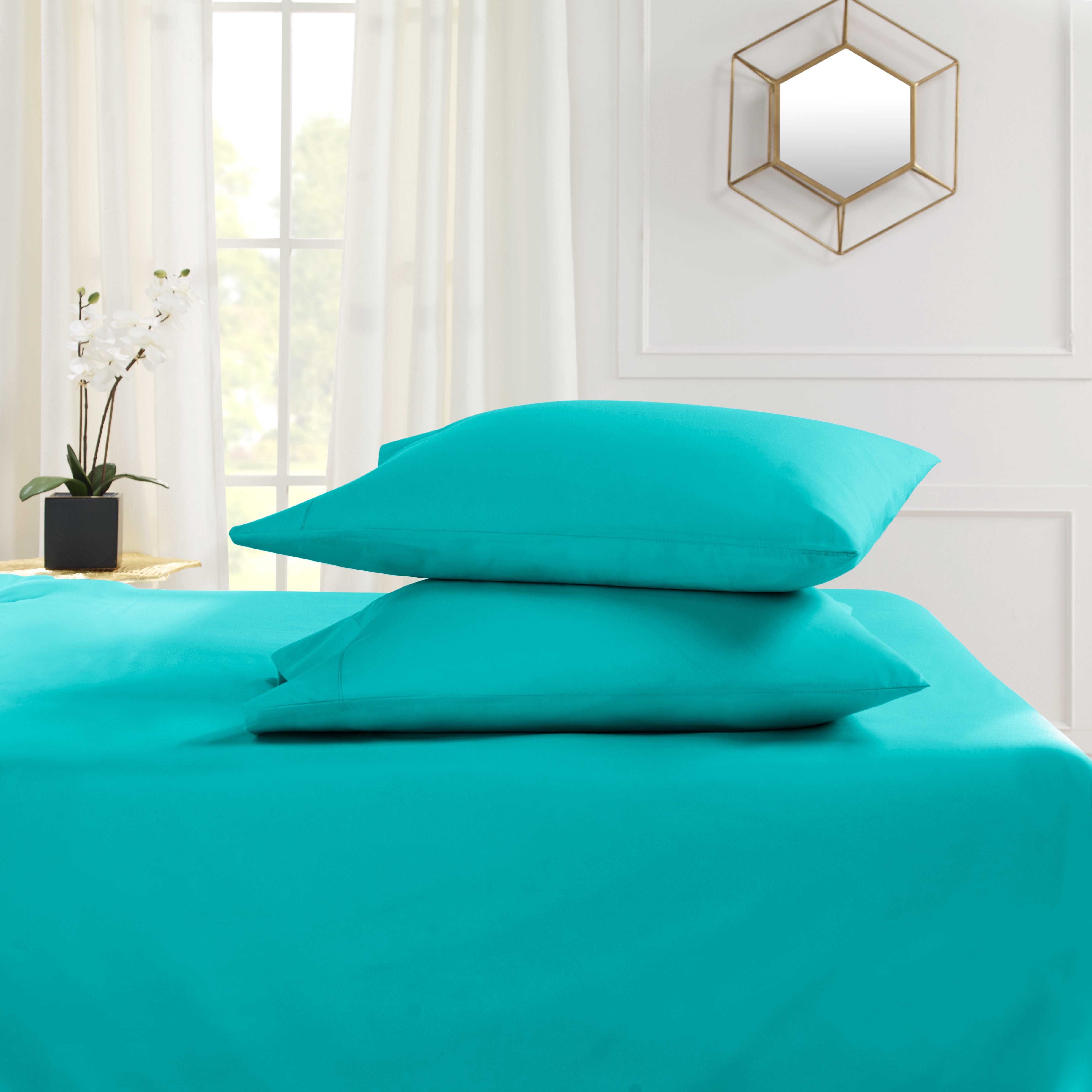Hearth & Harbor Deep Pocket 3 Piece Solid Bed Sheet Set, 1800 Thread Count Microfiber Sheets, Twin, Teal Blue