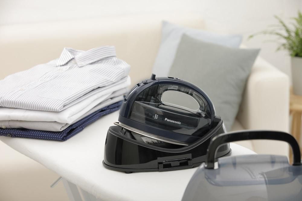 Fer à repasser sans fil Premium Panasonic - Marine, NIWL700A