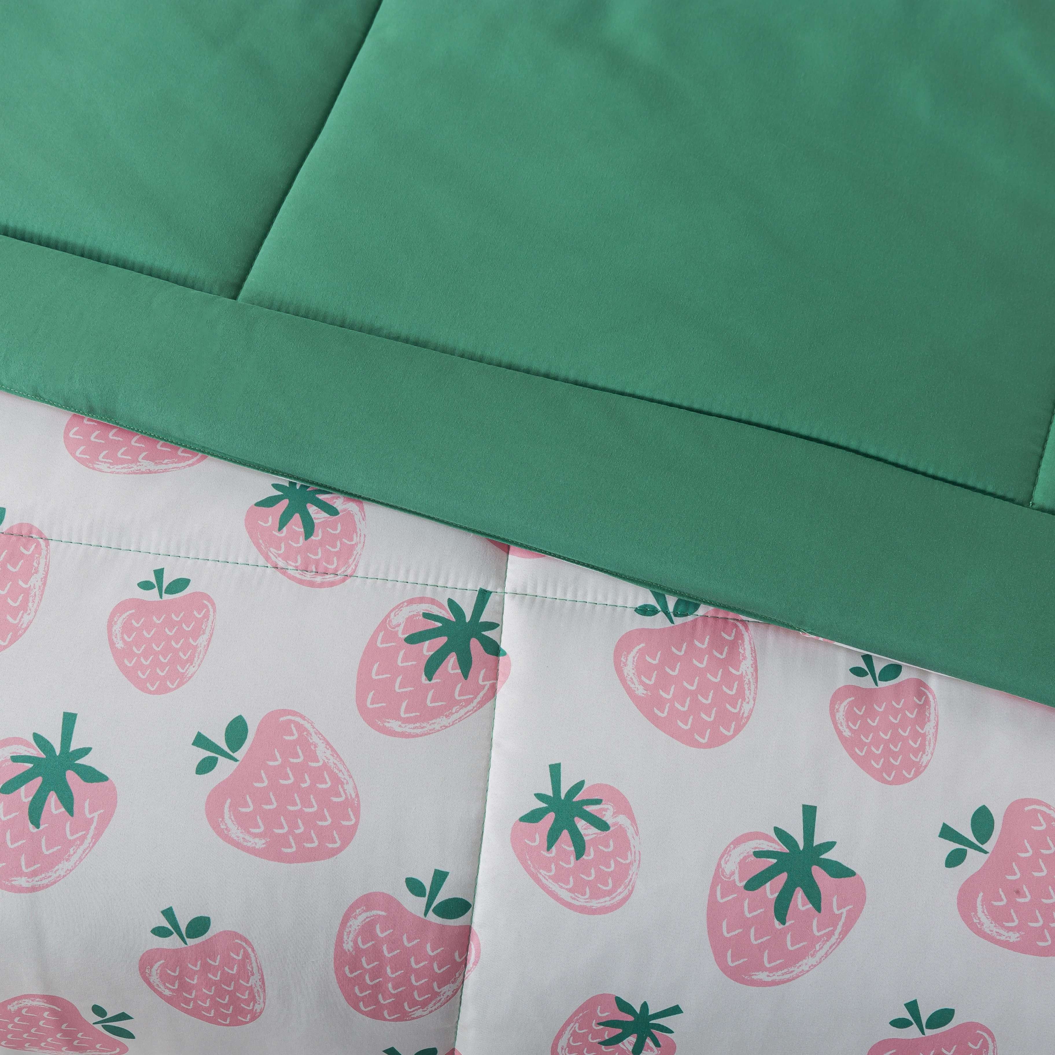 Mainstays 5-Piece Reversible Bed in a Bag with Laundry Tote, Strawberry, Twin-XL