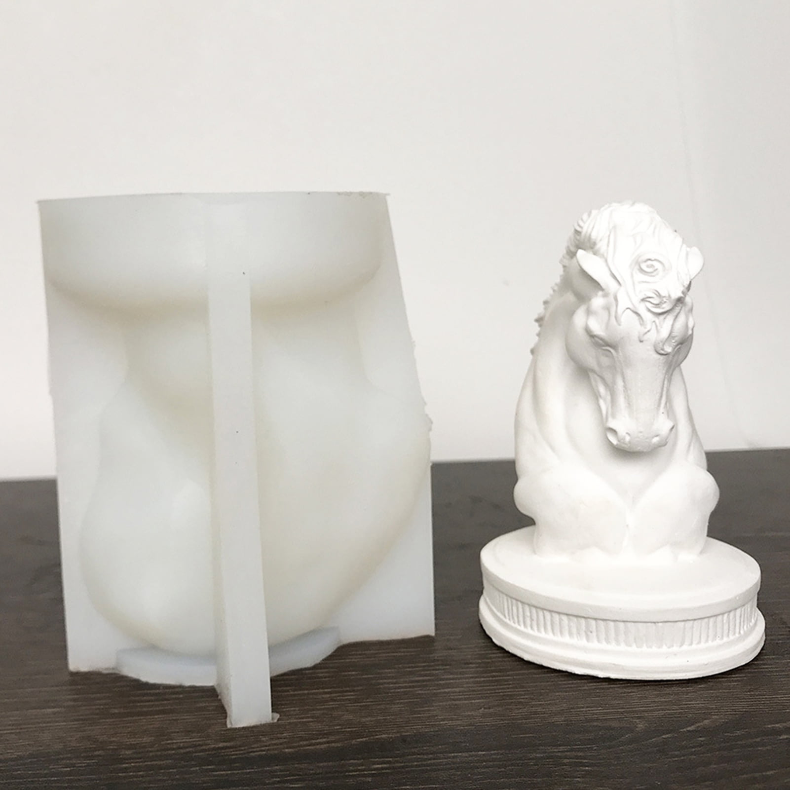 HomeLife Horse Head Sculpture Silicone Mold Non-sticky Reusable 3D Horse Head Candle Plaster Art Resin Making DIY Soap Aroma Candle Mold Craft Supplies Home Decor