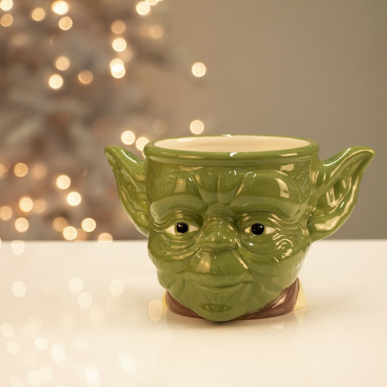 Tazza Ufficiale Star Wars: Clone Wars - Design Yoda Calligramma - Ceramica 311g - Confezione Regalo