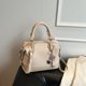 thumbnail image 3 of Bolso de bolos sencillo para mujer, nuevo bolso de mano retro de gran capacidad, moderno bolso de hombro tipo mensajero, 2025, 3 of 5