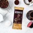 thumbnail image 4 of HERSHEY’S Noir classique, Une saveur audacieuse, riche et purement traditionnelle  100 g, 4 of 7