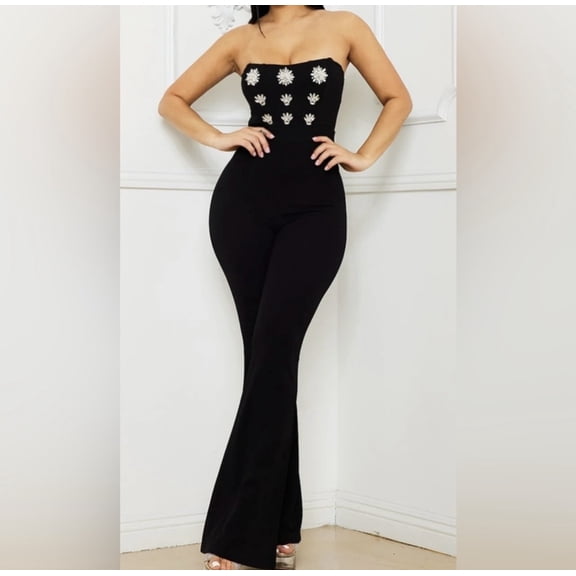 RHINESTONE BROOCH ATTACHED JUMPSUIT