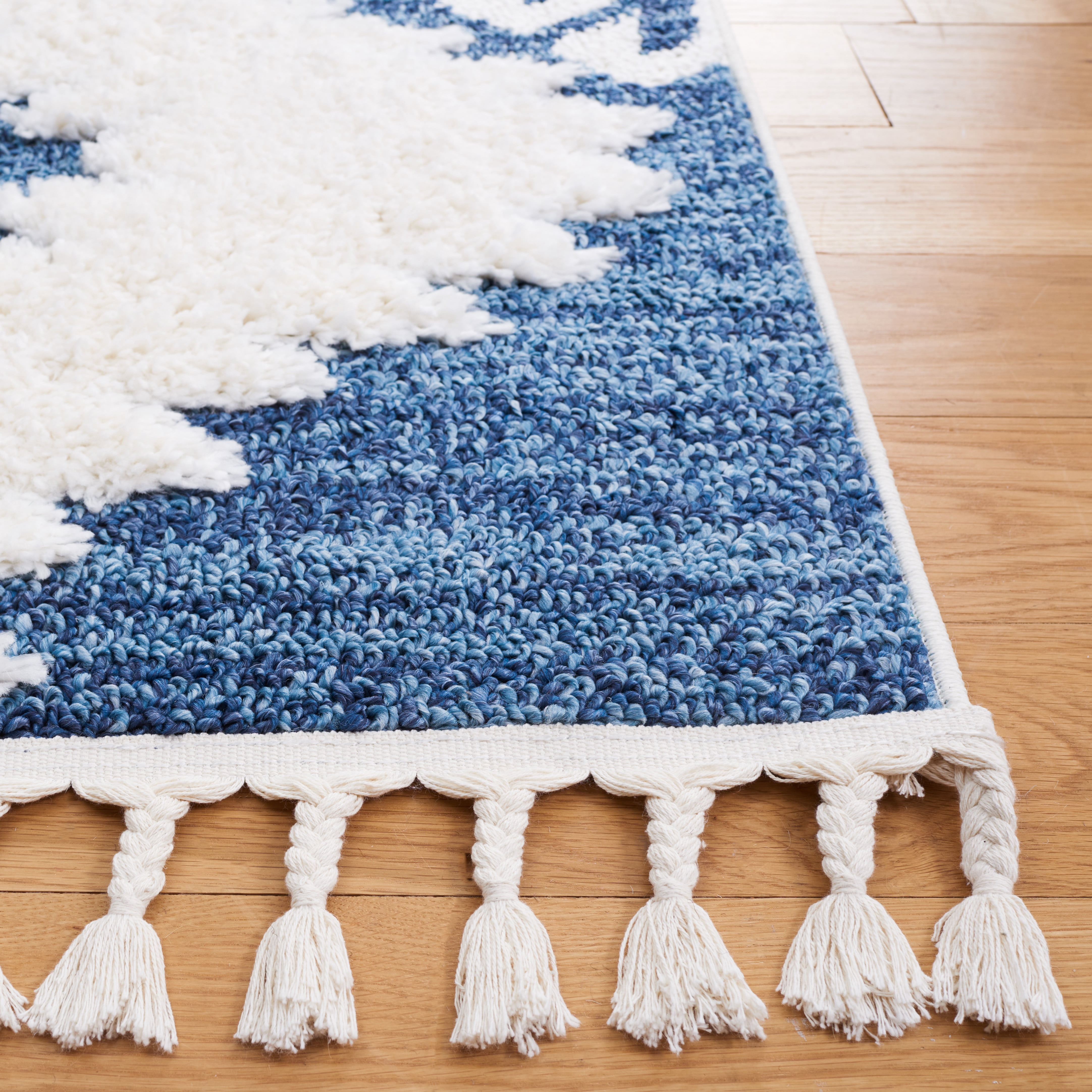 SAFAVIEH Moroccan Tassel Desmond Southwestern Shag Runner Rug, Blue/Ivory, 2'3" x 8'