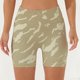 thumbnail image 4 of Pantalones cortos de yoga con estampado digital sin costuras, pantalones cortos de otoño e invierno para mujer, pantalones de yoga adelgazantes de cintura alta que contraen el vientre, color melocotón, 4 of 5