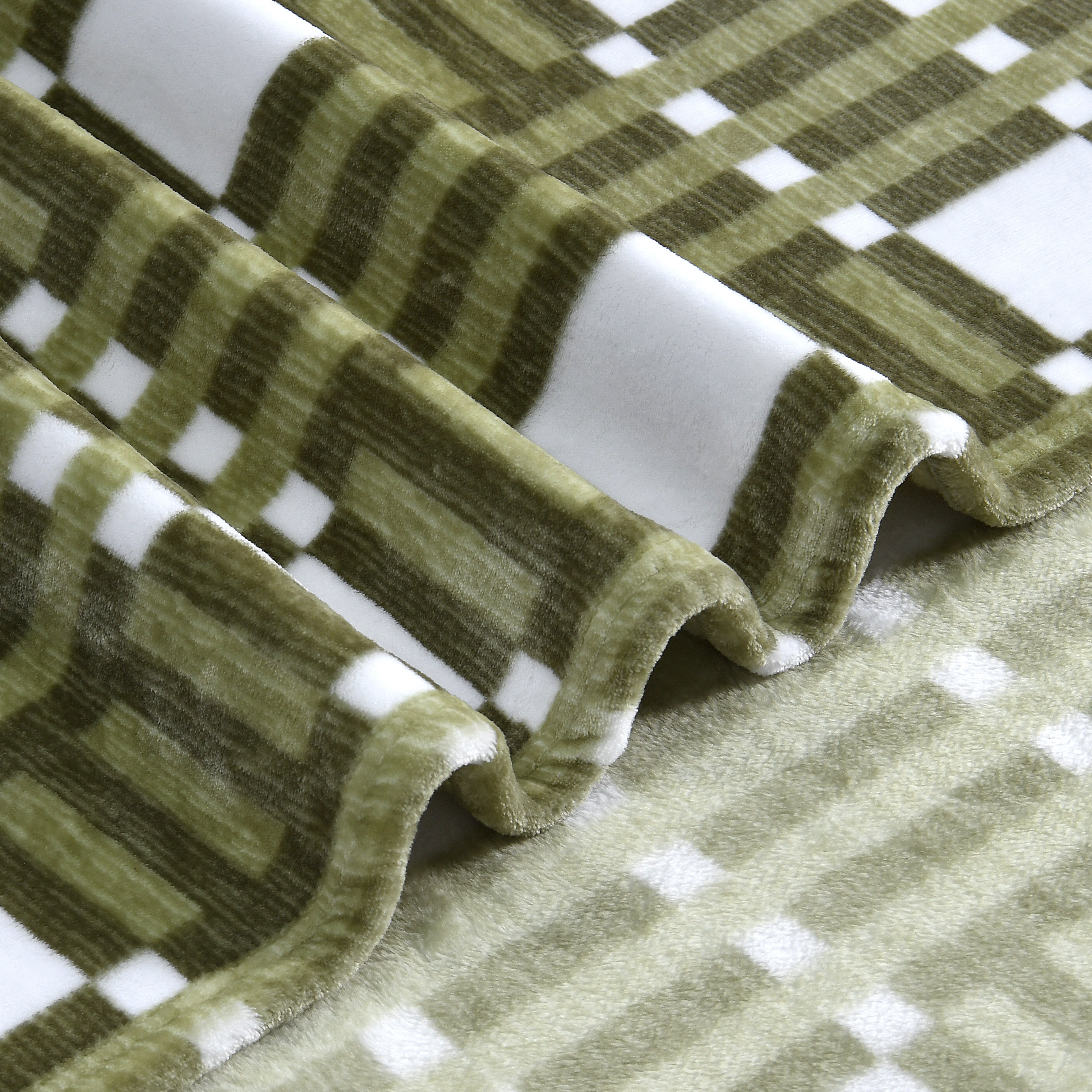 C&C California Oversized Plush Throw, Luxuriously Soft, Wrinkle Resistant, Easy Care – 60" x 70" GEO SAGE