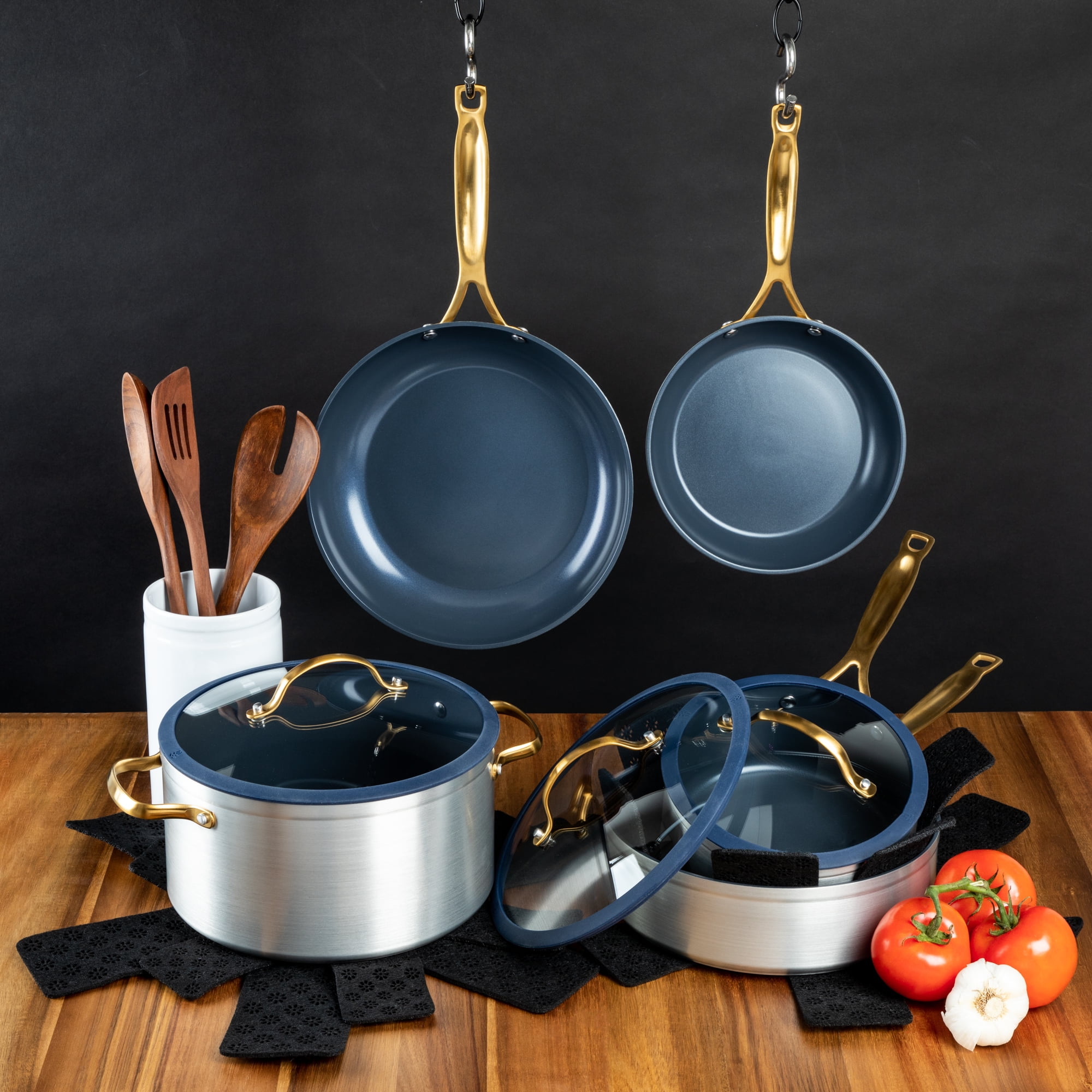 Palm 12 in Cookware Sets