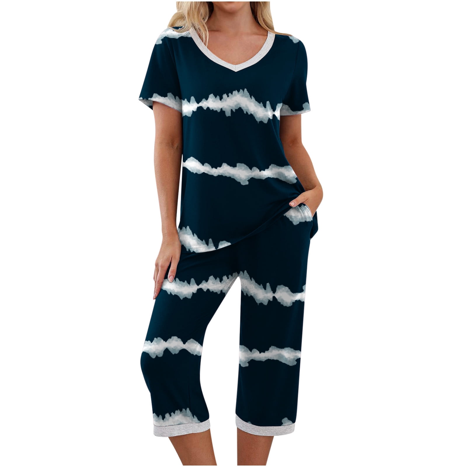 Womens Pajamas Set Short Sleeve V/Crew Neck Top with Capri Pants with ...