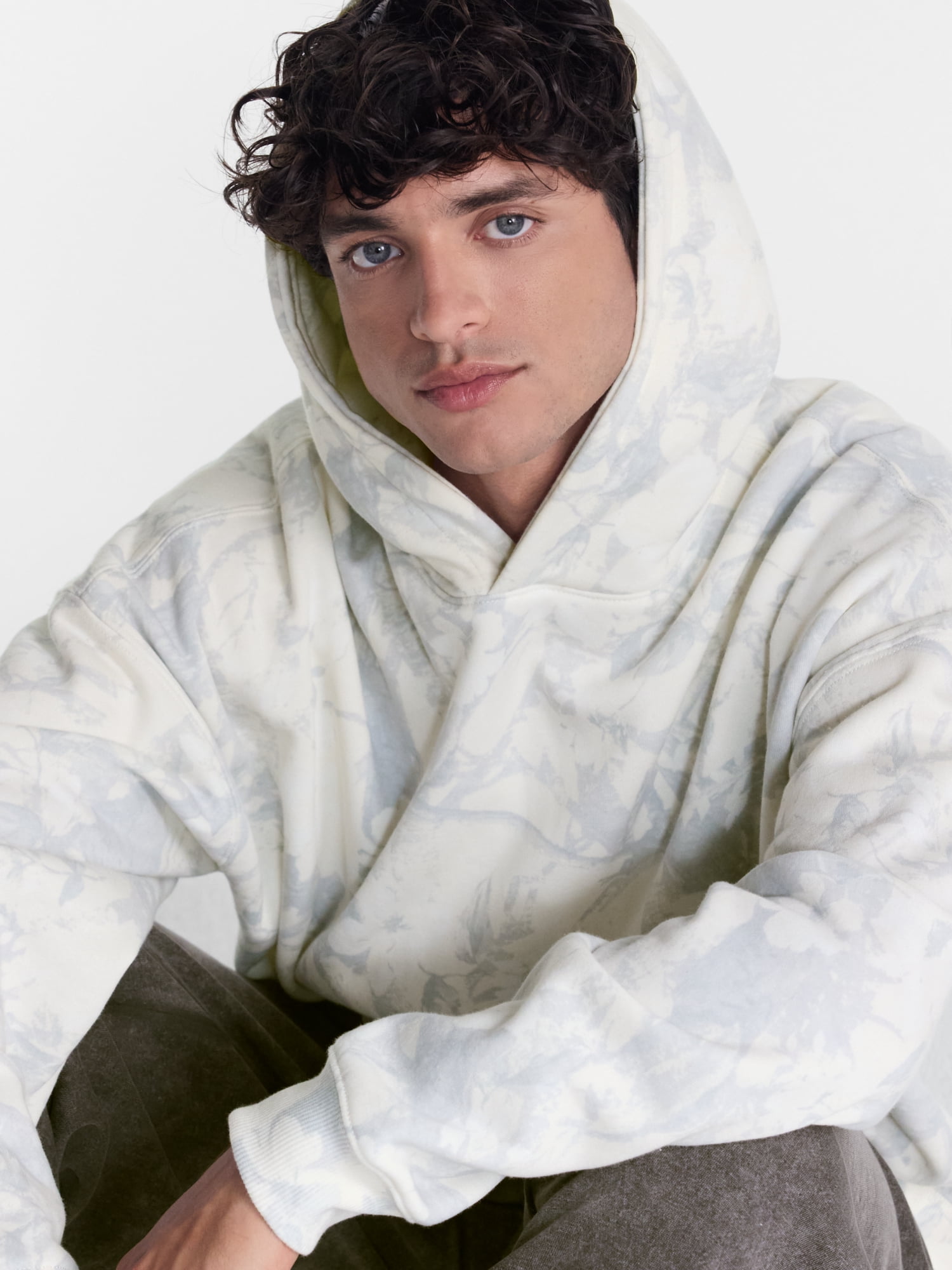 No Boundaries Boxy Fit Oversized Fleece Hoodie with Long Sleeves, Men's XS-4XLT