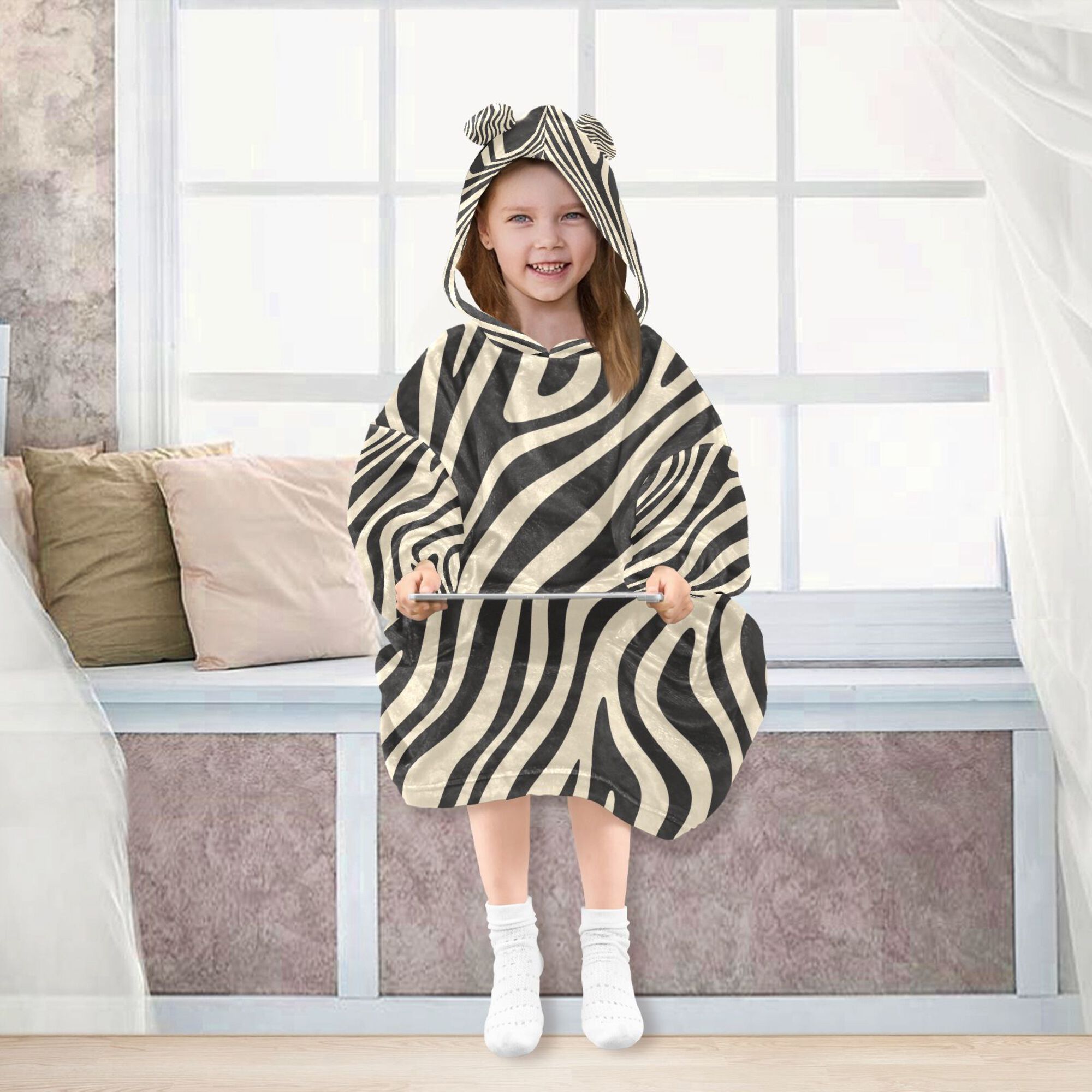 FORMRS Wearable Blanket Hoodie with Sleeves for Kids Cozy Flannel Sweatshirt, Black Lines