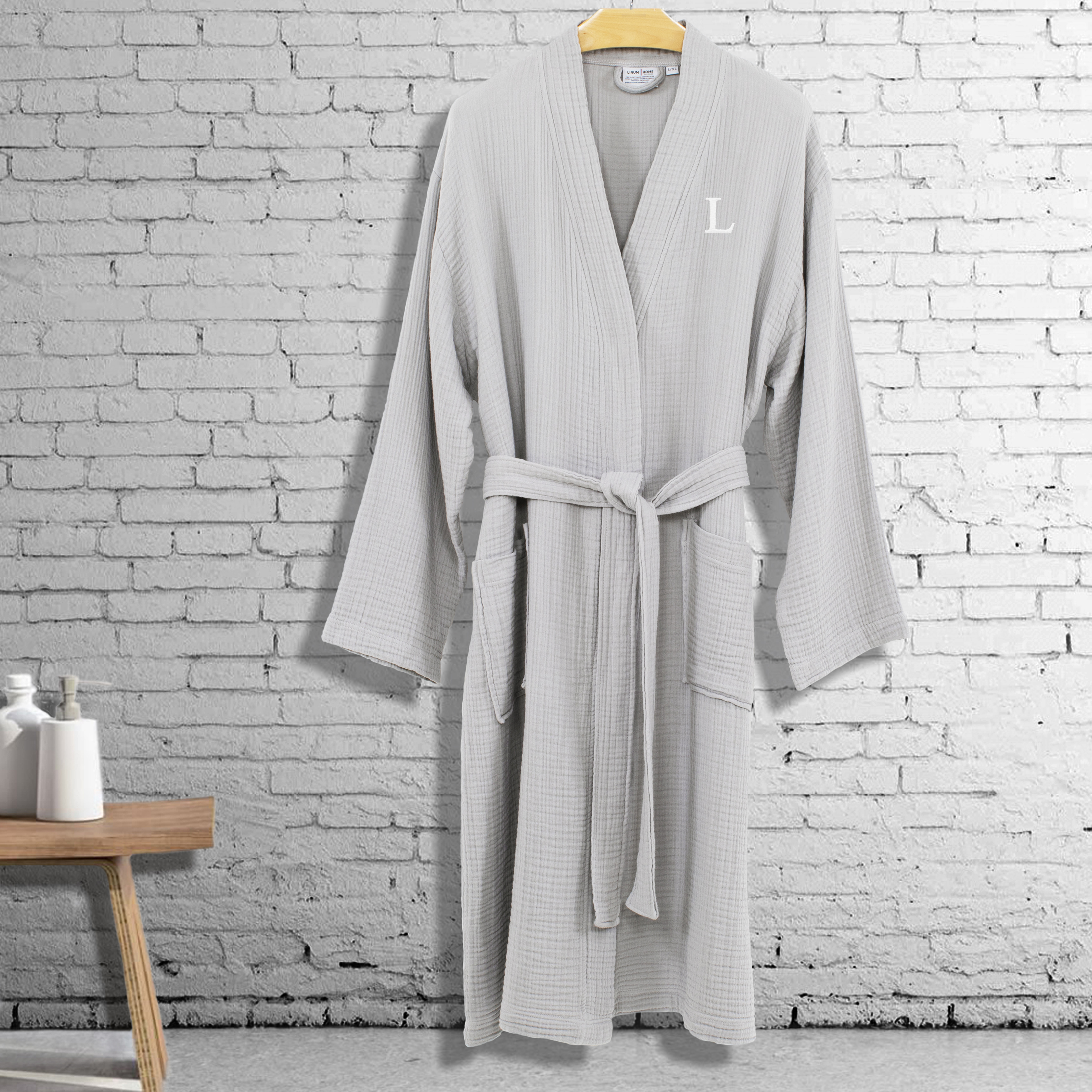 Linum Home Textiles 100% Turkish Cotton Smyrna Personalized Hotel/Spa Luxury Robes