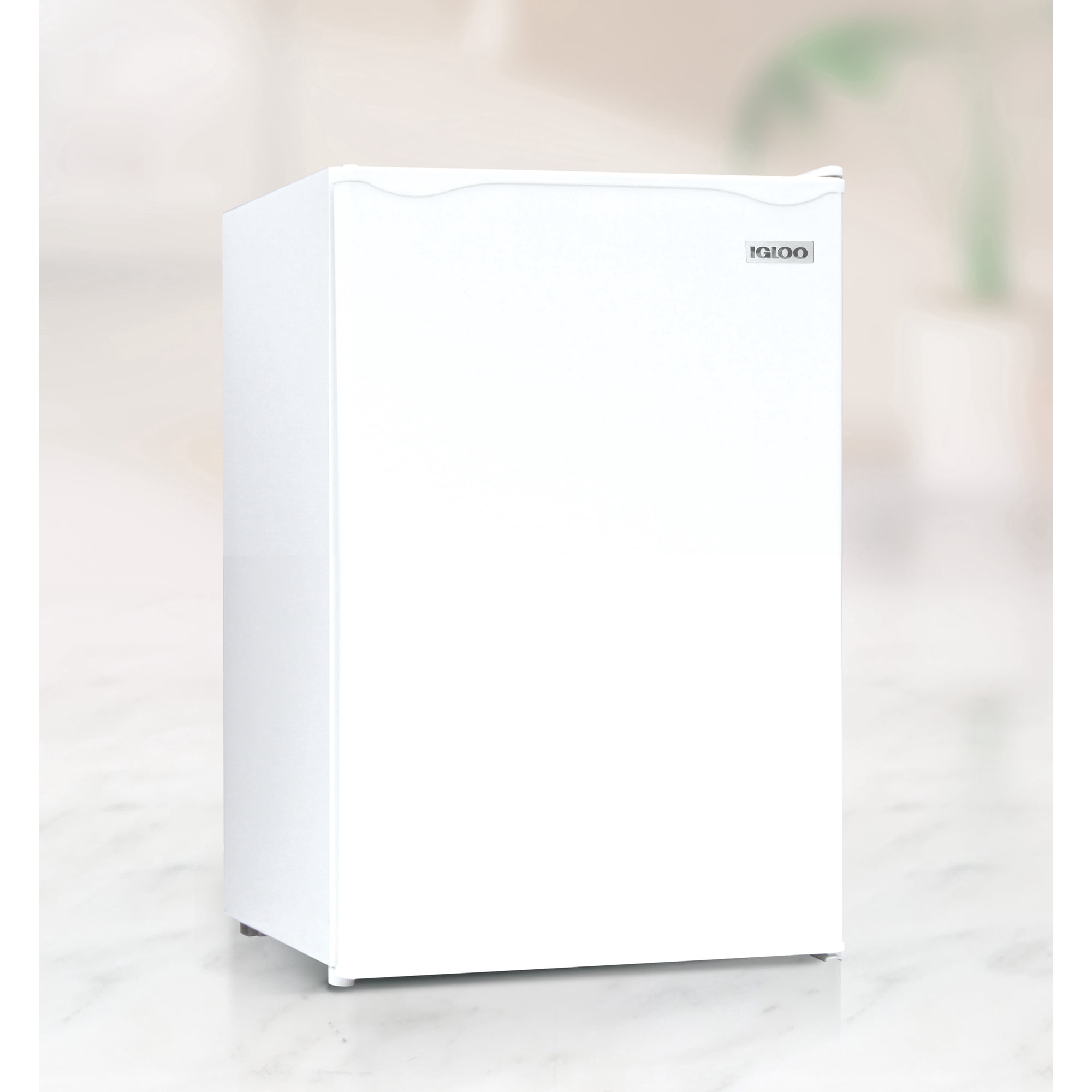 Igloo 2.6 cu ft Mini Refrigerator, Single Door Mini Fridge With Freezer and 2 Shelves, White