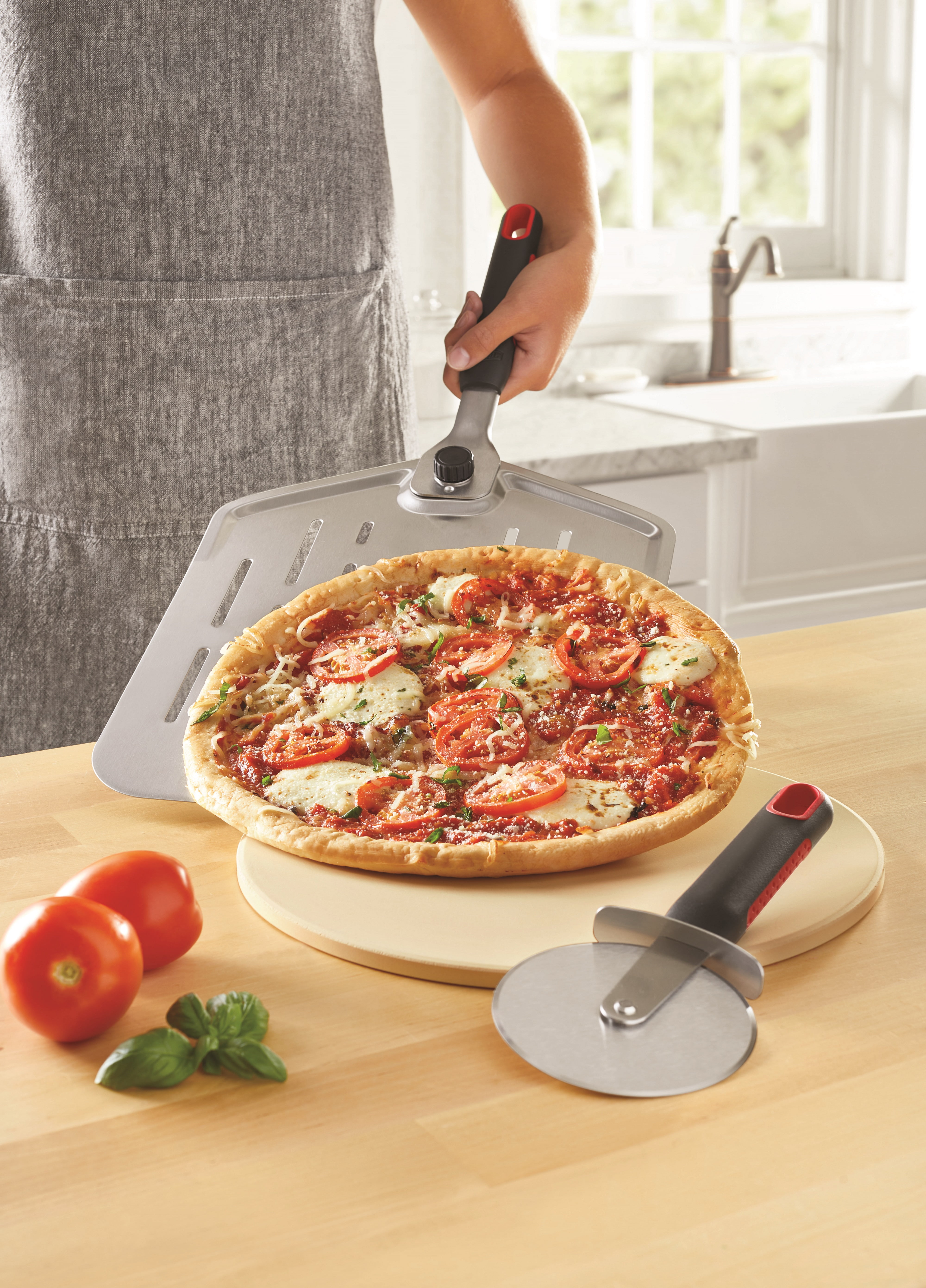 Expert Grill 12" Round Cordierite Pizza Stone Set with Peel and Cutter, 3-Piece
