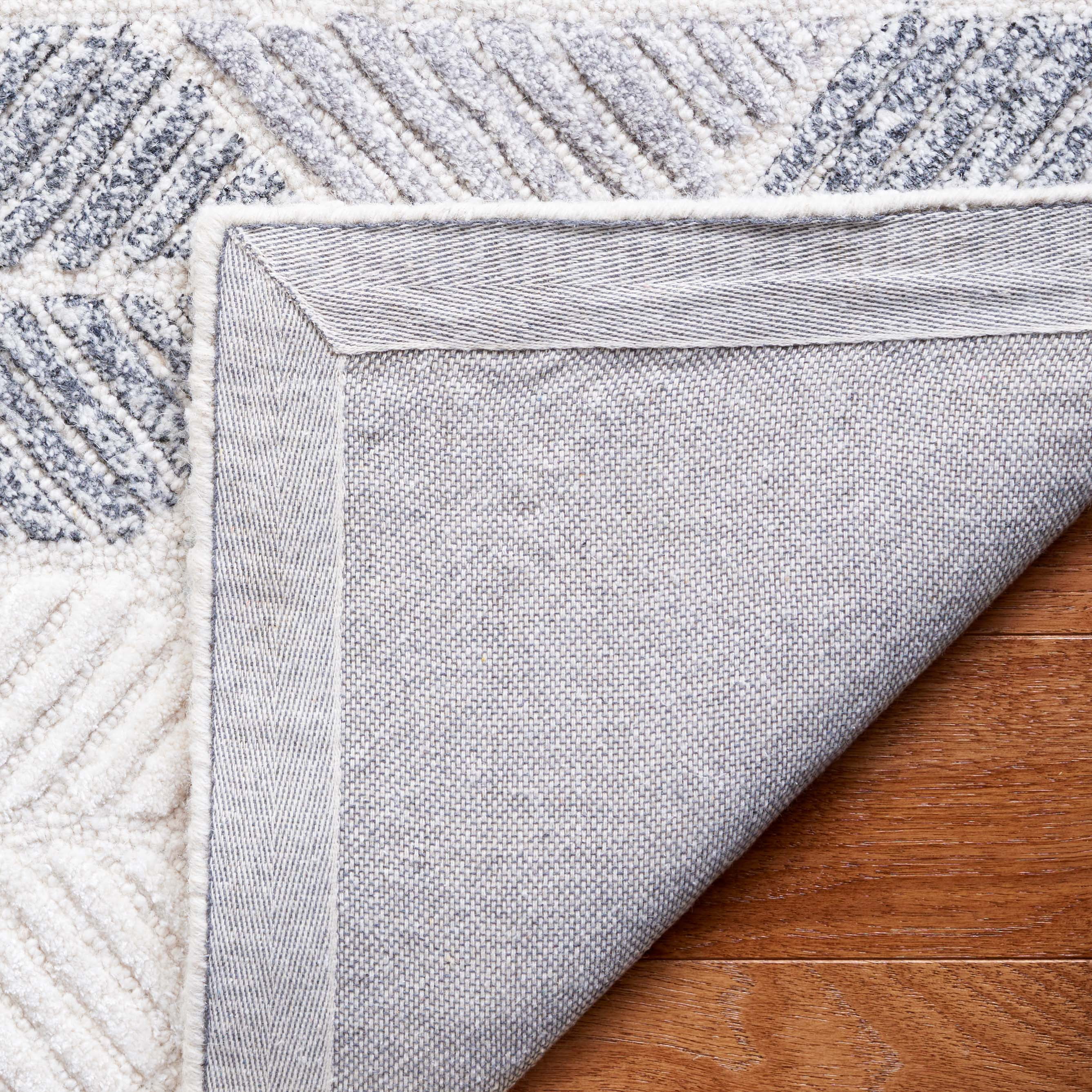 SAFAVIEH Ebony Abigail Geometric Area Rug, Grey/Ivory, 4' x 6'