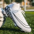 thumbnail image 1 of Botines De Fútbol Elásticos De Parte Superior Alta Con Punta, Zapatillas De Fútbol Transpirables Antideslizantes Resistentes Al Desgaste, Zapatos Deportivos De Competición De Entrenamiento Profesional, 1 of 3