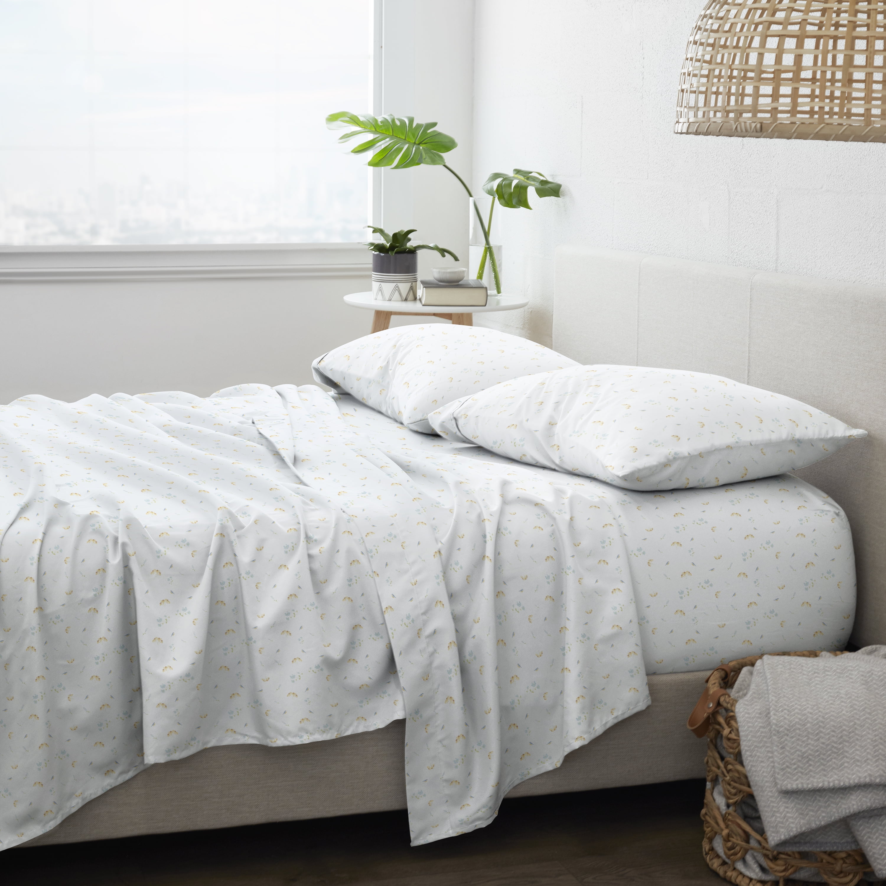 Noble Linens 4 Piece Pattern Microfiber Bed Sheets Set, Light Blue Bluebirds, California King