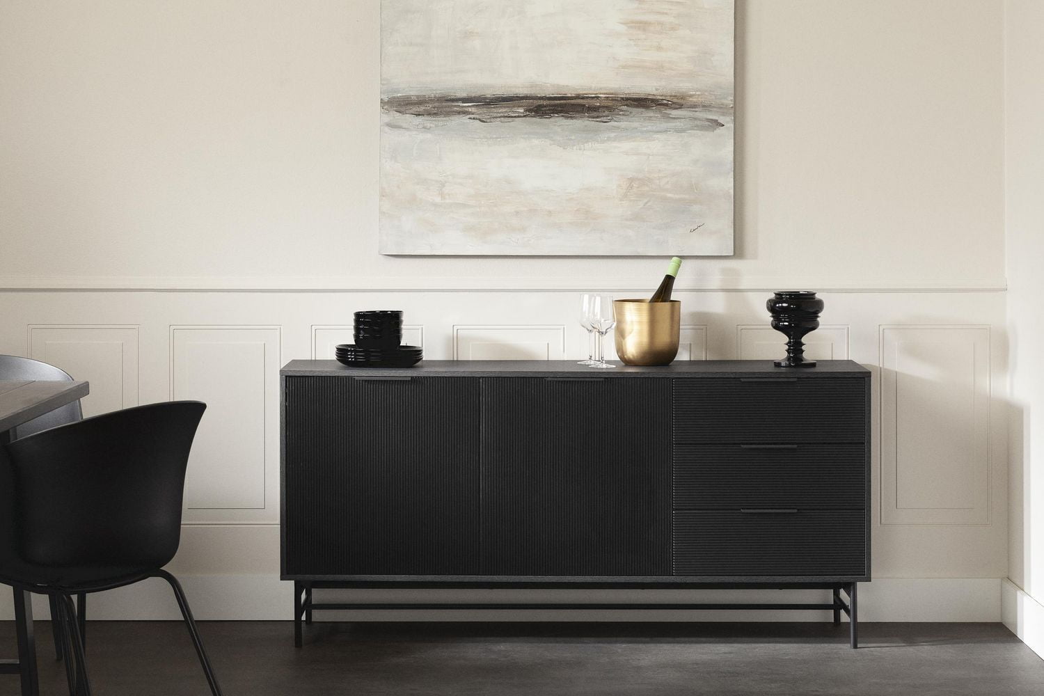 Buffet avec portes rainurées et tiroirs de la collection Arlo South Shore