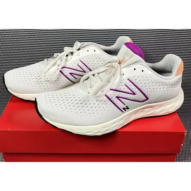New Balance 520 V8 W520RG8 White Running Shoes Sneakers Womens Size 11 B