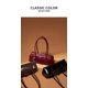 thumbnail image 3 of Bolso de hombro estilo baguette en piel vacuna, gran capacidad en color vino tinto, 3 of 6