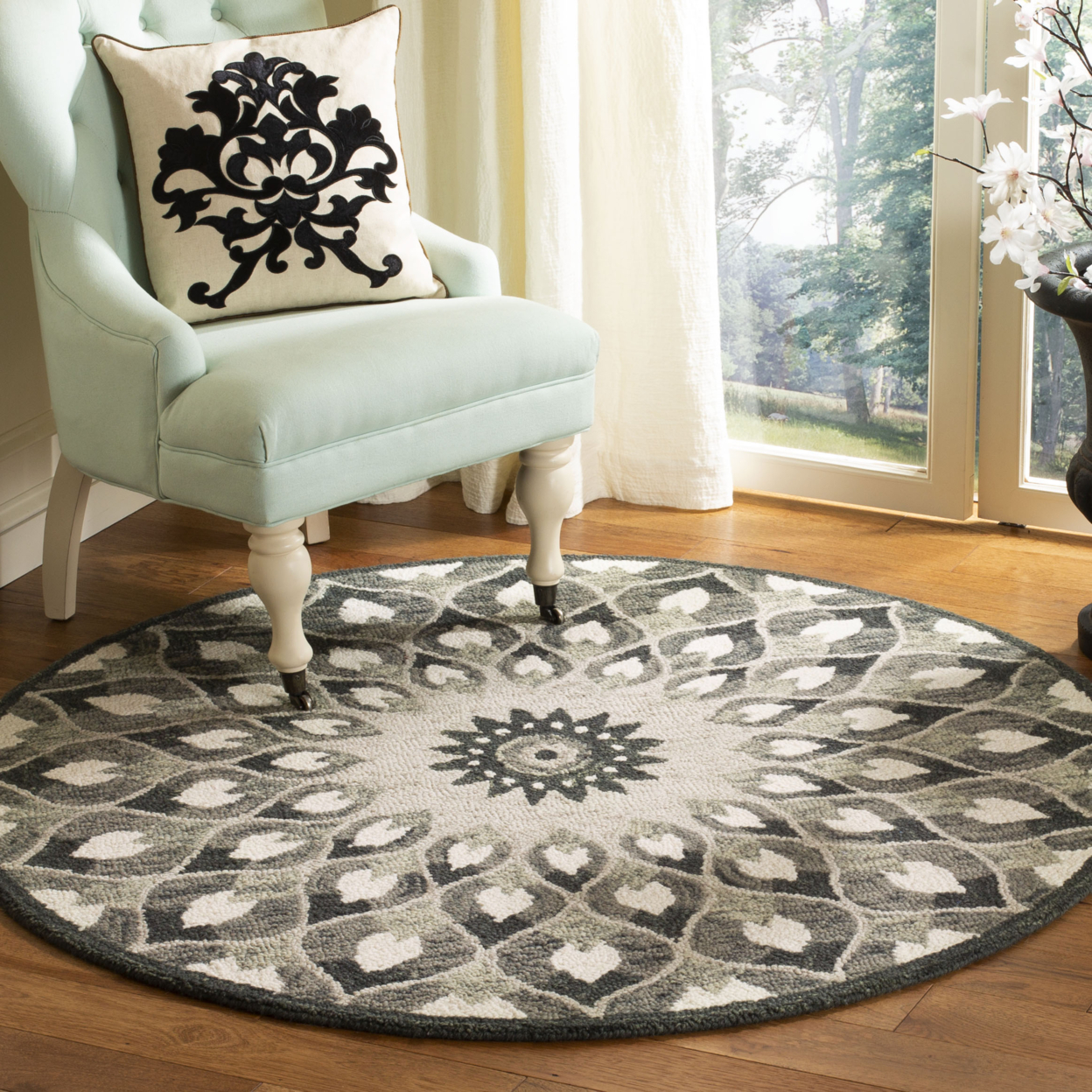 Safavieh Novelty Rosalin Looped Geometric Area Rug or Runner