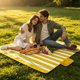 thumbnail image 4 of Manta impermeable para picnic al aire libre – Manta plegable grande de 200 x 150 cm para playa, camping, césped, parque y viajes., 4 of 6