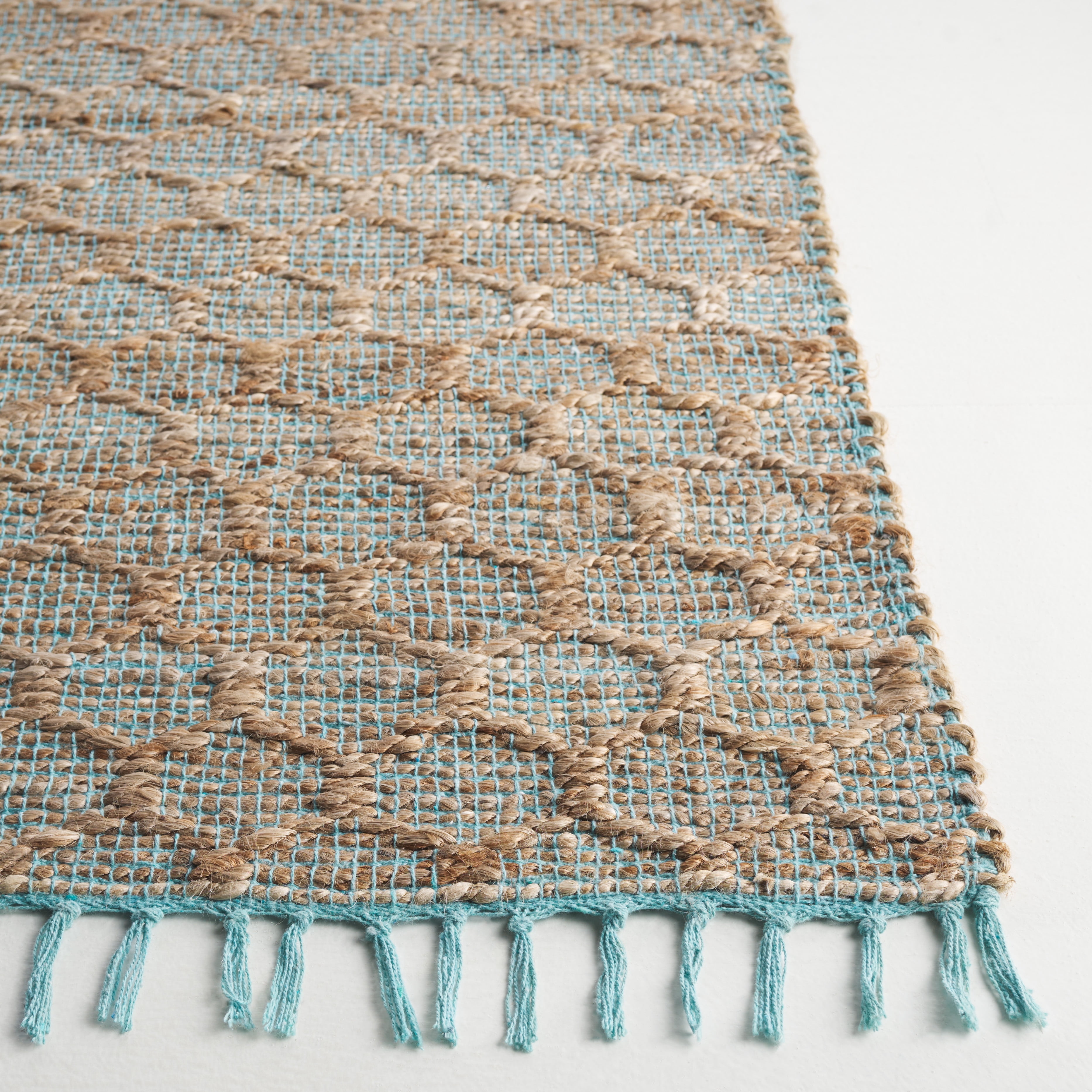 SAFAVIEH Cape Cod Fallon Geometric Area Rug, Light Blue/Natural, 4' x 6'