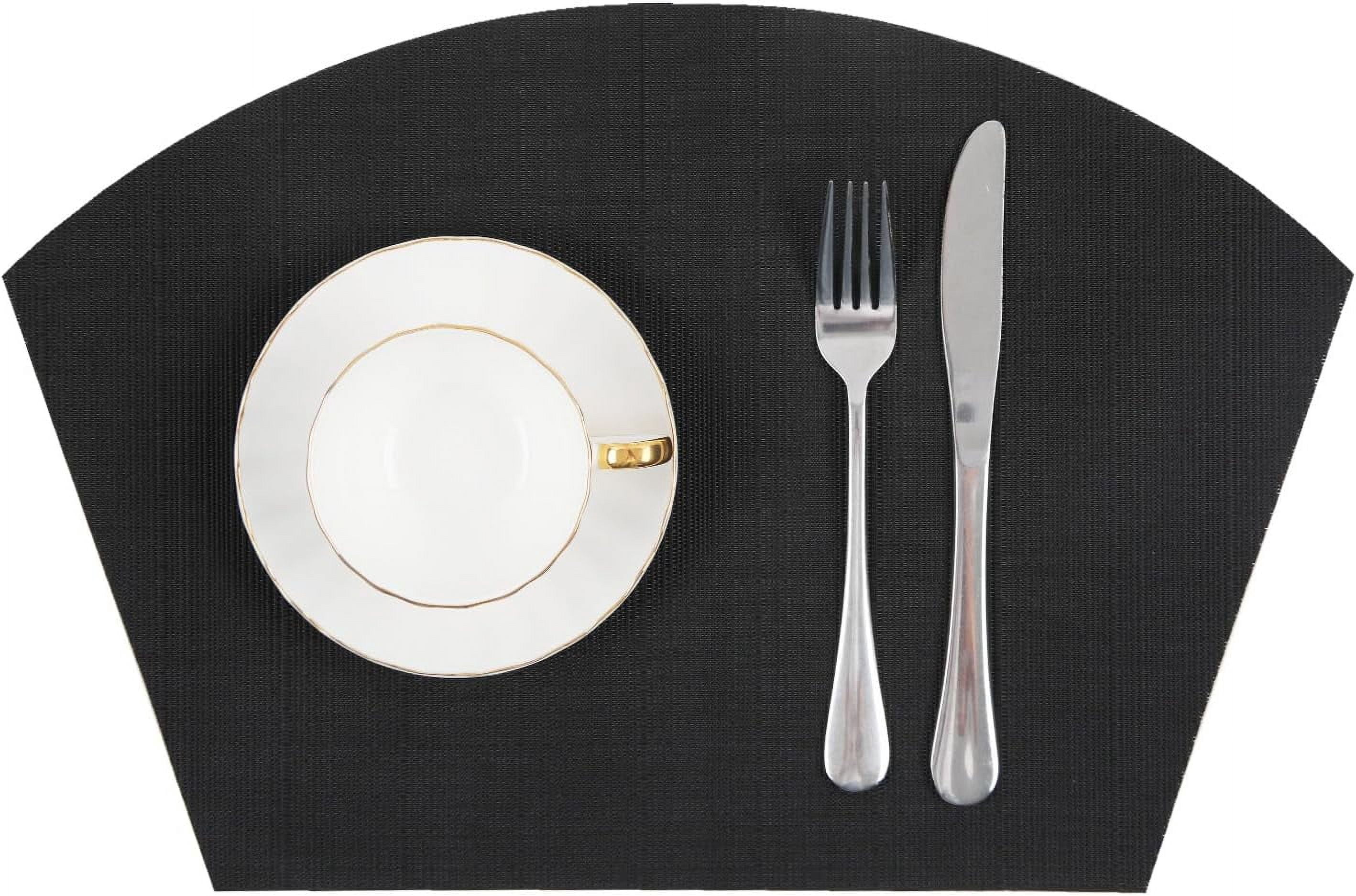 Round Table Placemats Set of 4 Wedge Shape Placemat Woven Vinyl Place Mats Heat Resistant Wipe Clean Dining Table Mats Home Table Decor (4, Tan)