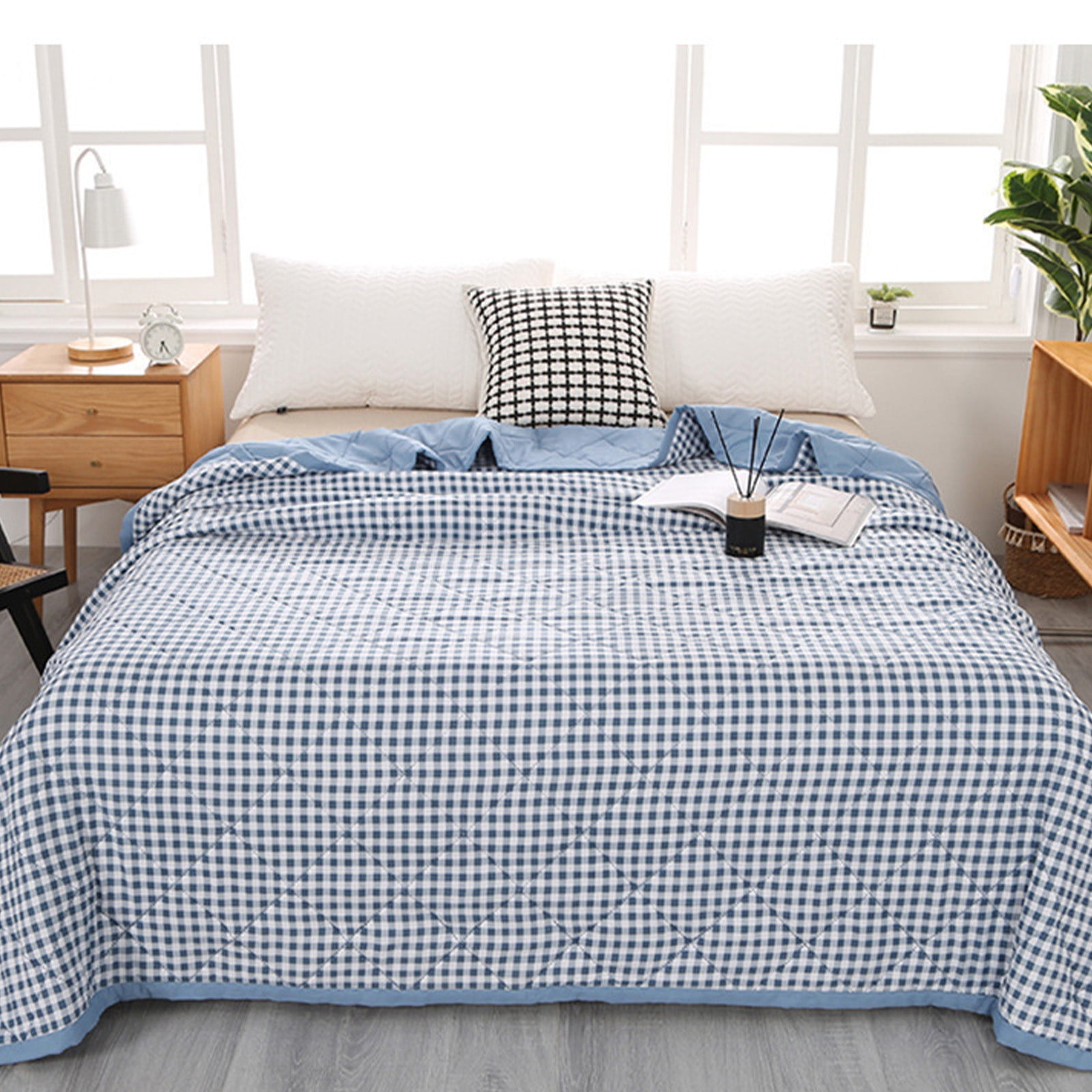 yulier Summer Cooler Quilt Queen Size Cooling Comforter for Hot Sleepers, Soft Lightweight Checkered Cooling Blanket for Home Hotel, 59x78.7 Inches, Light Blue