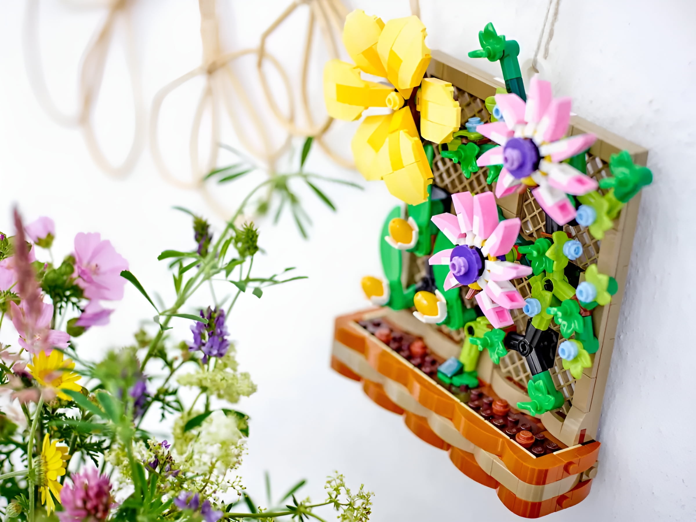 LEGO 40683 Flower Trellis Display 440pcs - Limited Edition Store Exclusive