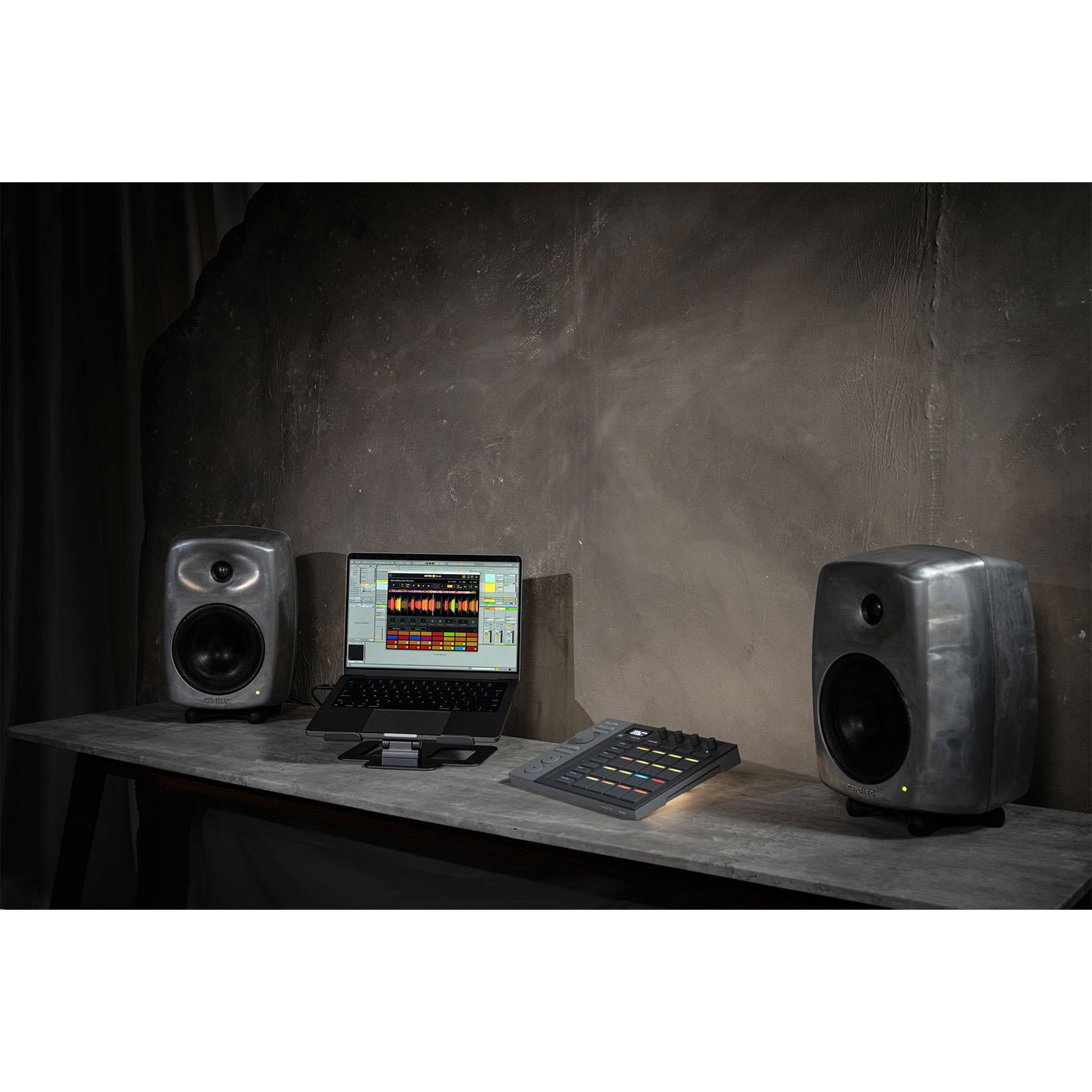 AlphaTheta SLAB Music Production Controller Optimized for Serato Studio