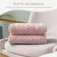 thumbnail image 4 of Manta de franela YONGSHENG 127x178 Cm suave tejido Jacquard rosa, 4 of 5