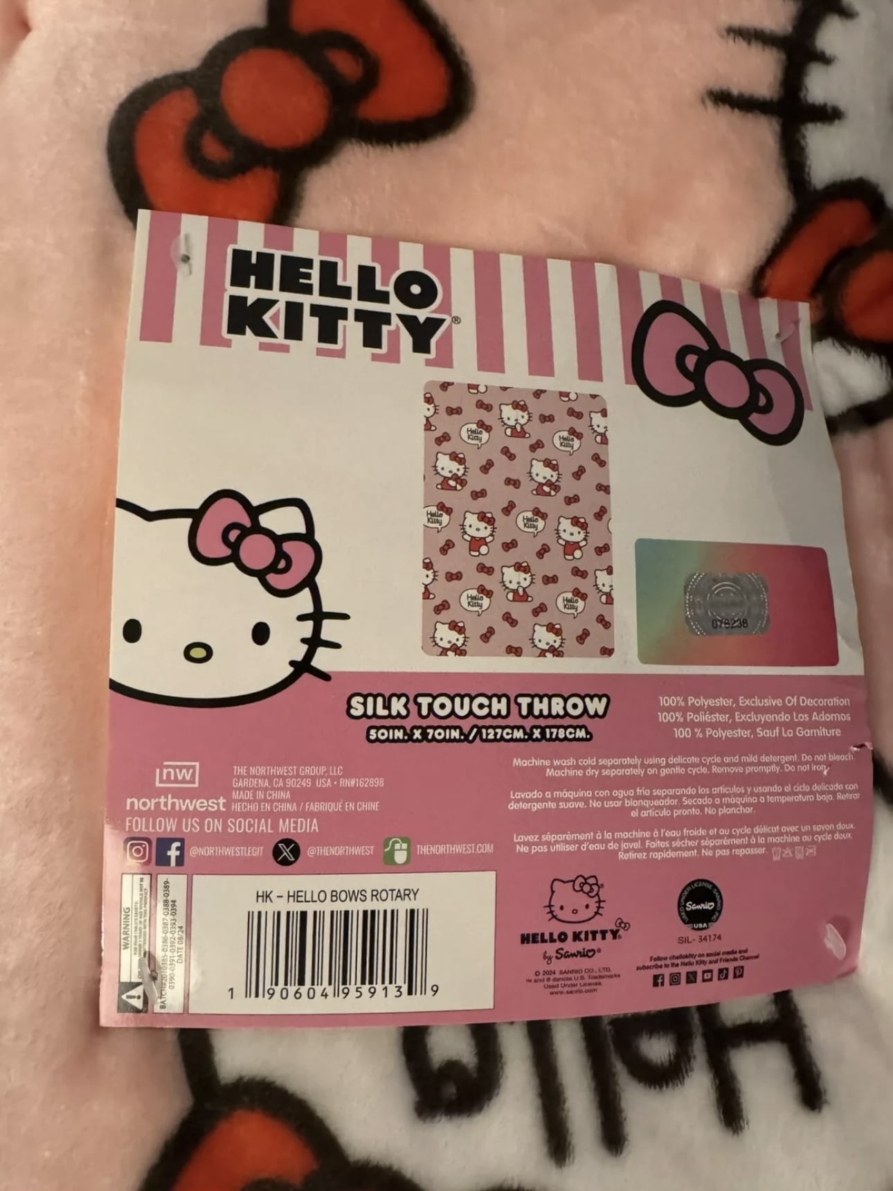Hello Kitty "Hello Bows Rotary" Silk Touch Throw Blanket