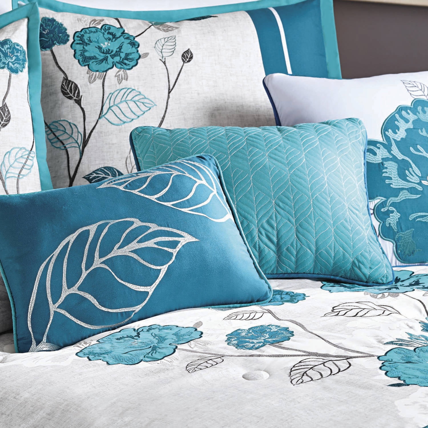 Better Homes and Gardens 7Piece Blooming Teal Roses Comforter Set FULL