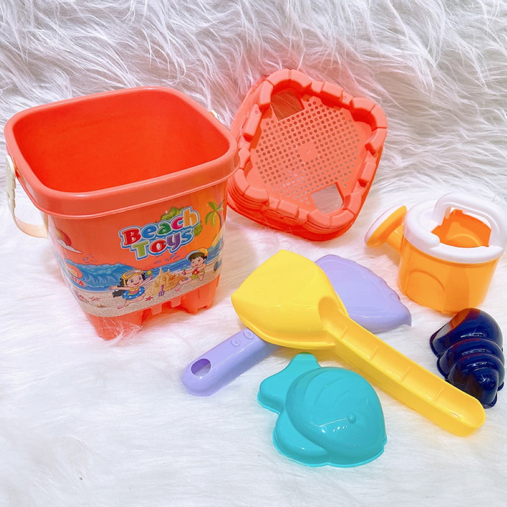 beach bucket with sprinkler