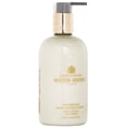 thumbnail image 2 of Loción corporal Molton Brown Mesmerising Oudh Accord & Gold 300 ml, 2 of 3