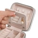 thumbnail image 5 of Estuche portátil para joyas, arete de viaje, anillo, collar, accesorios, caja organizadora con cremallera (plata) Xemadio SNFN34, 5 of 5