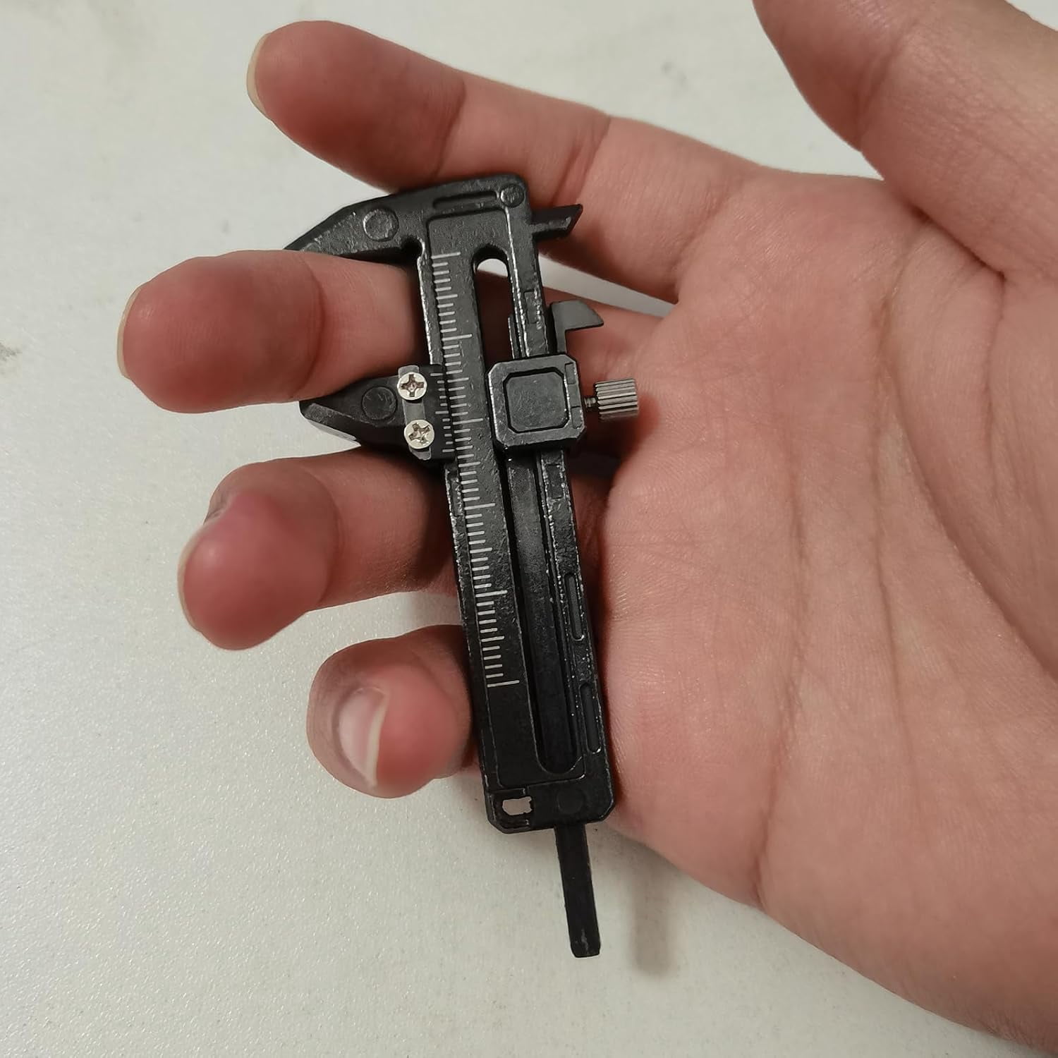 Mini Vernier Caliper 0-50mm, Brass Color Zinc Alloy Pocket Slide Caliper, Multifunctional Precision Measuring Tool for Various Measuring Tasks
