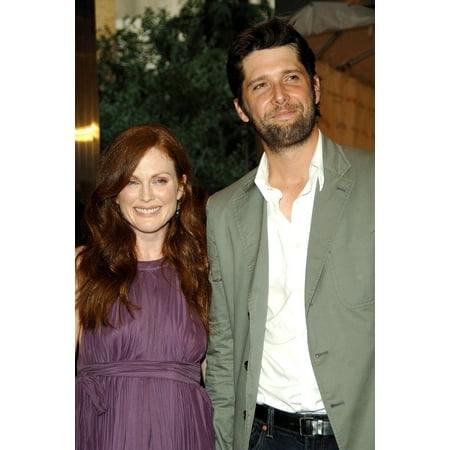 Chelsea Photo - Julianne Moore Bart Freundlich At Arrivals For Premiere Trust The Man Chelsea West Cinemas New York City Ny August 07 2006 Photo By George TaylorEverett Collection Celebrity