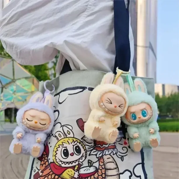 Bolsa misteriosa Los monstruos tienen asiento Muñeco de peluche de vinilo  Labubu Caja sorpresa Figura de acción Labubu Bolsa colgante Juguetes  coleccionables Regalos | Bodega Aurrera en línea