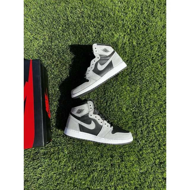 WORN TWICE~~Size 6.5 - Jo r-dan 1 Retro OG High Shadow 2.0