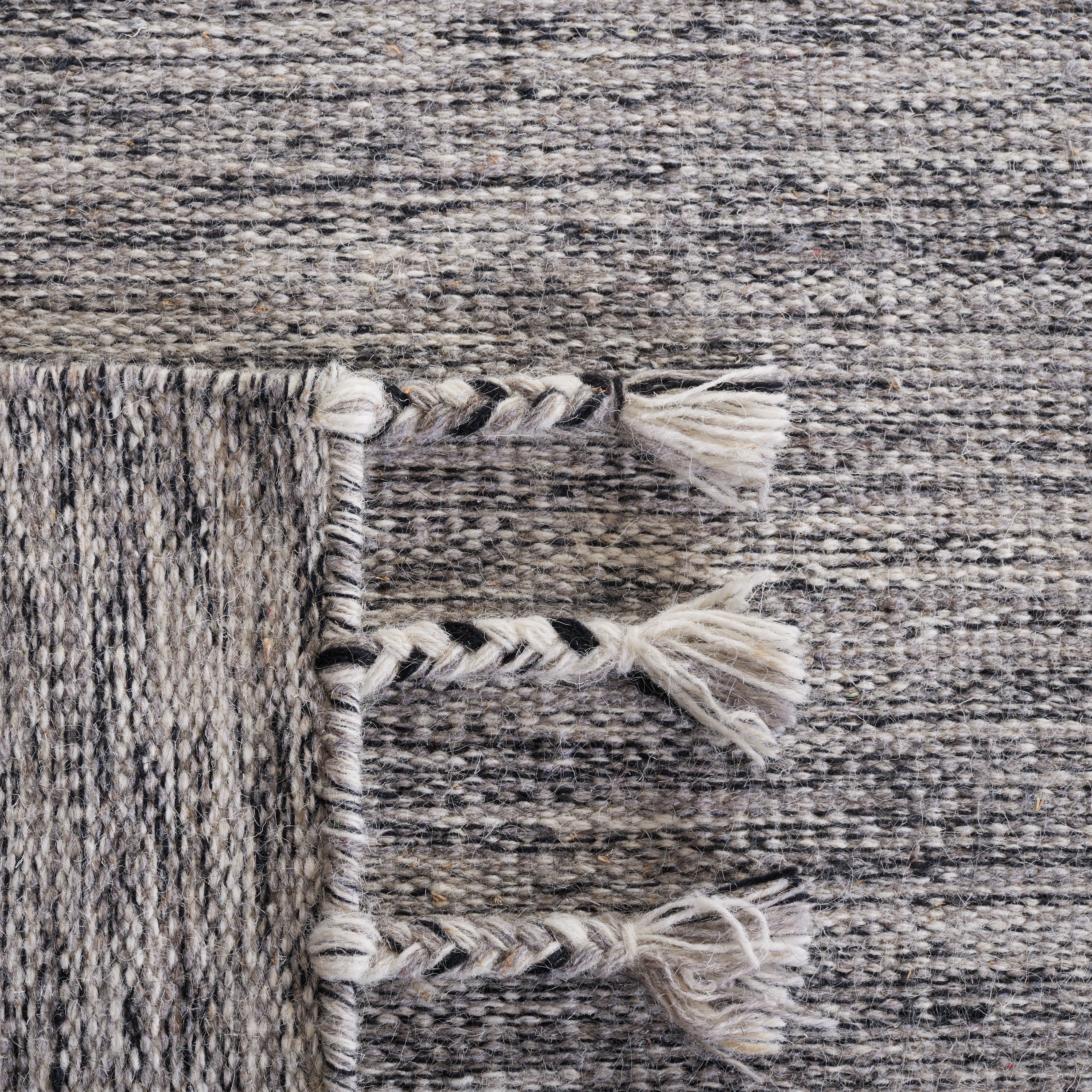 SAFAVIEH Dhurries Ksenija Solid Wool Area Rug, Dark Grey/Beige, 8' x 10'