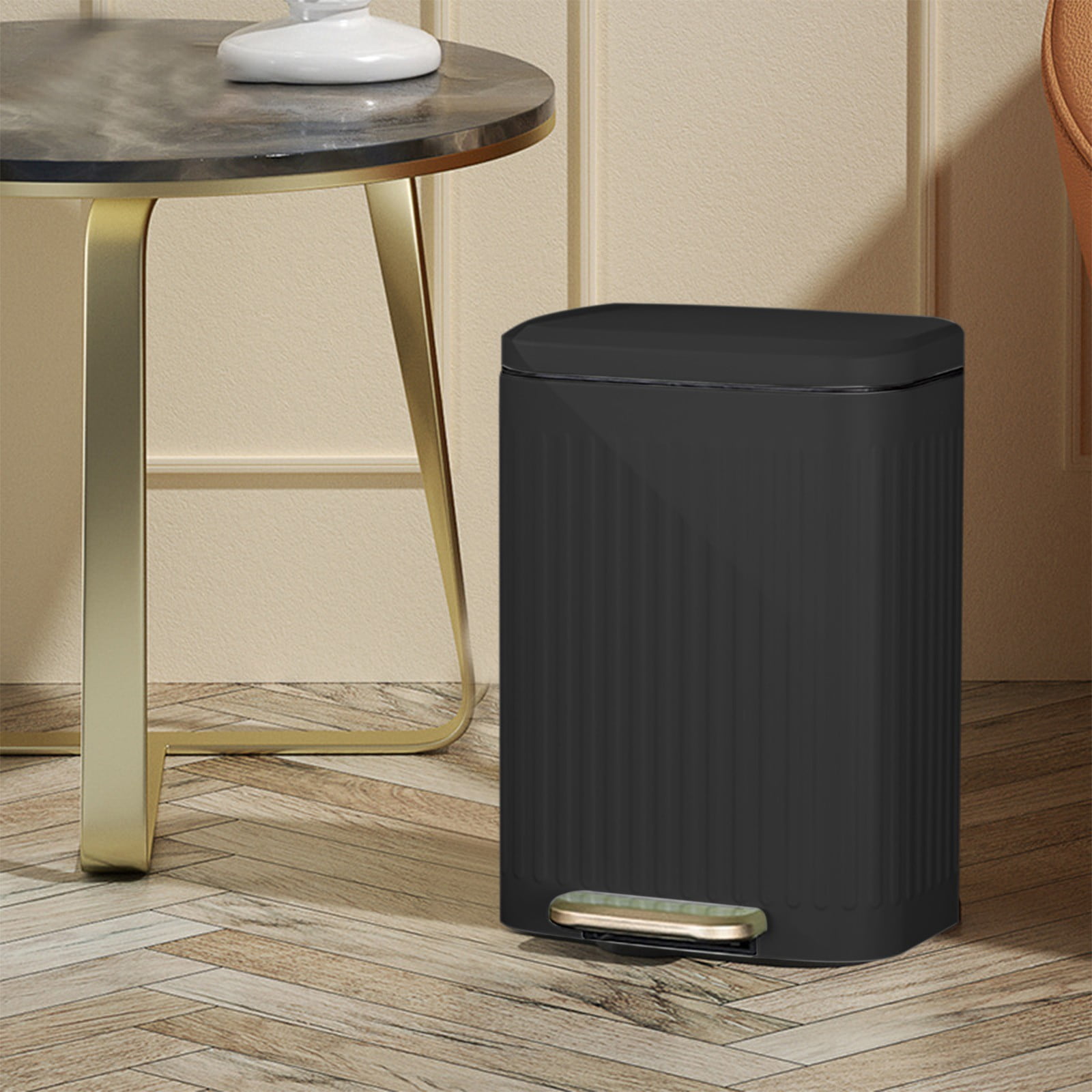 Elainilye Small Bathroom Trash Can with Lid, 2.8 Gallon Large Garbage Can for Cabinet Door, Plastic Waste Basket for Living Room, Toilet, Bedroom, Office Trash Can, Black