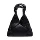 thumbnail image 1 of Nuevo bolso de hombro de PU portátil para mujer con diseño de nicho francés plisado en forma de nube rómbica negro, 1 of 5