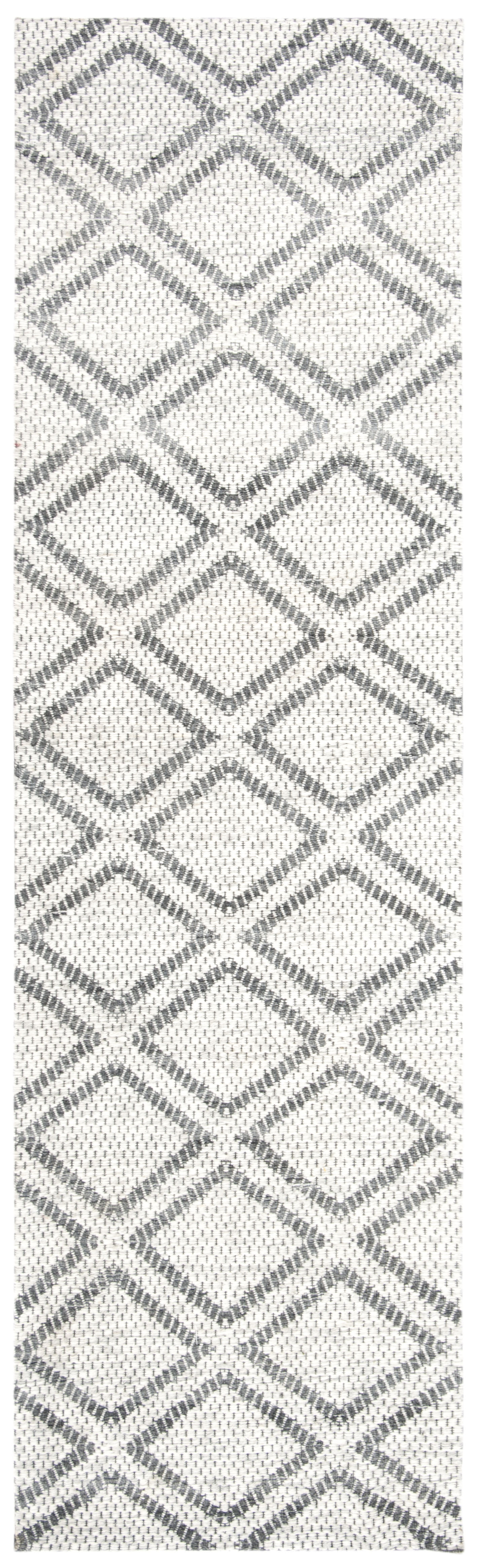 SAFAVIEH Micro-Loop Gavin Diamond Trellis Wool Runner Rug, Silver/Dark Grey, 2'3" x 7'