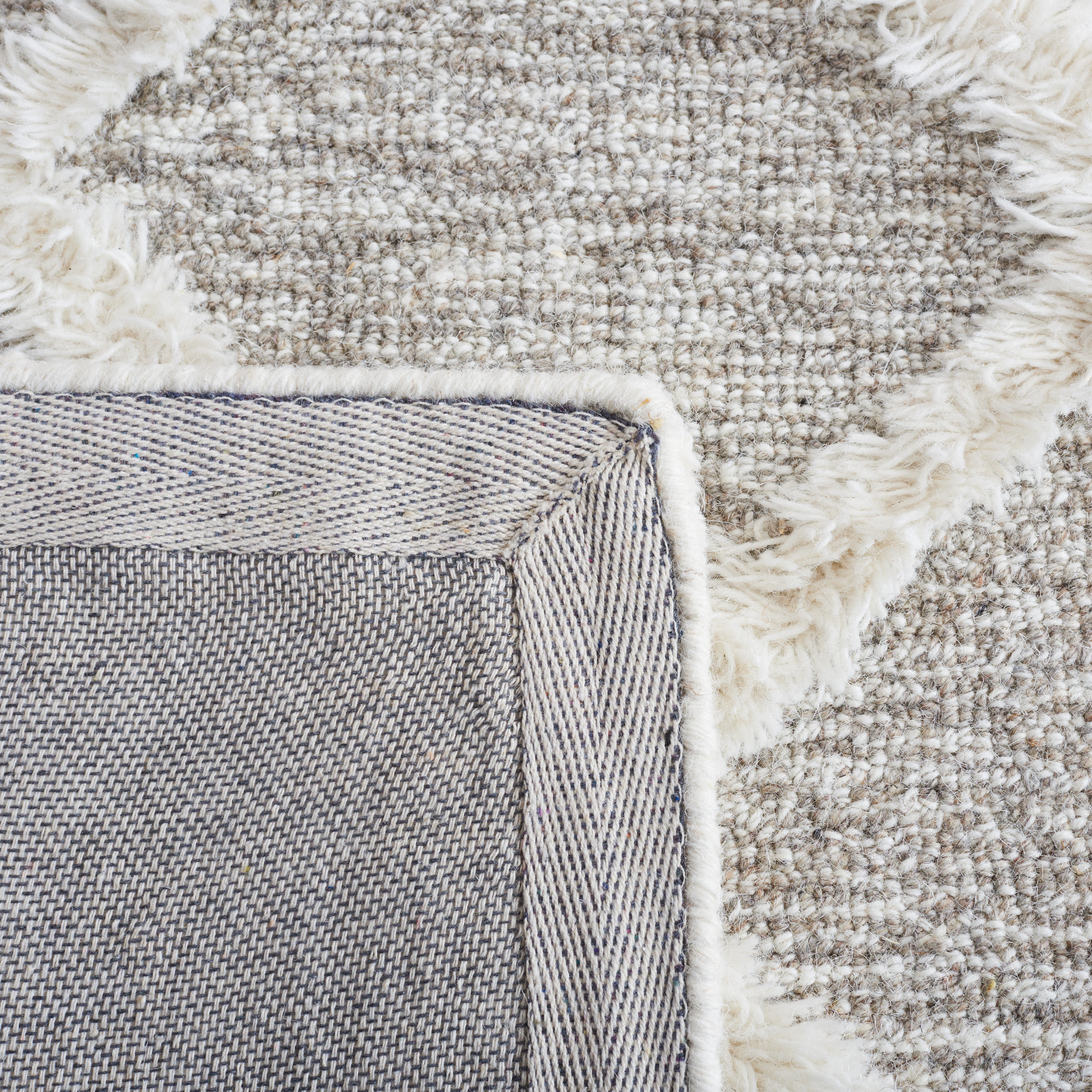 SAFAVIEH Casablanca Bojan Diamond Area Rug, Gray/Ivory, 5' x 8'