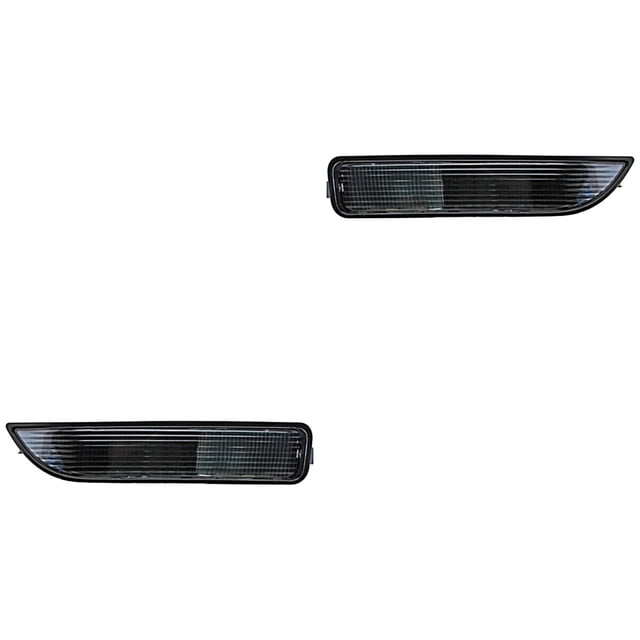 par de cuartos beetle 2006 a 2011 volkswagen genérica, par trasero izquierdo y derecho sobre fondo blanco. Lentes alargadas rectangulares con rejilla interna horizontal y marco negro, juego de 2 piezas para eje trasero; números de parte Izq. 3011607425392799, Der. 3011607419392798. También suele usarse como repuesto de reemplazo en restauraciones de auto clásico.