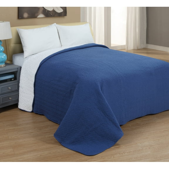 Lakewood Jersey Sherpa Quilt Navy King